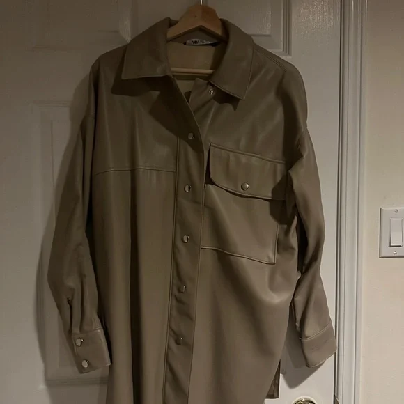 Women’s leather shirt/jacket - Picture 2 of 2